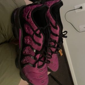 Men’s Pink & Black Nike